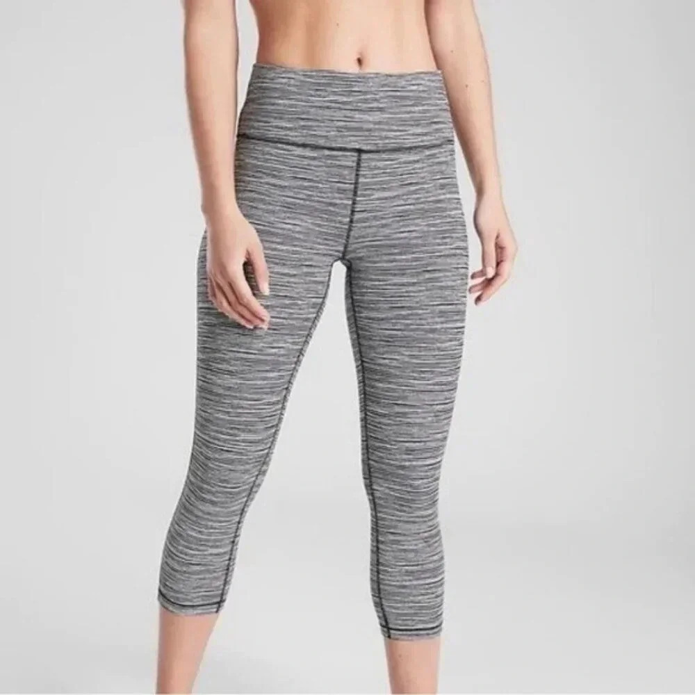 Athleta Ultimate Capri Leggings XS Linear Lines Stripes Athletic Workout Gym